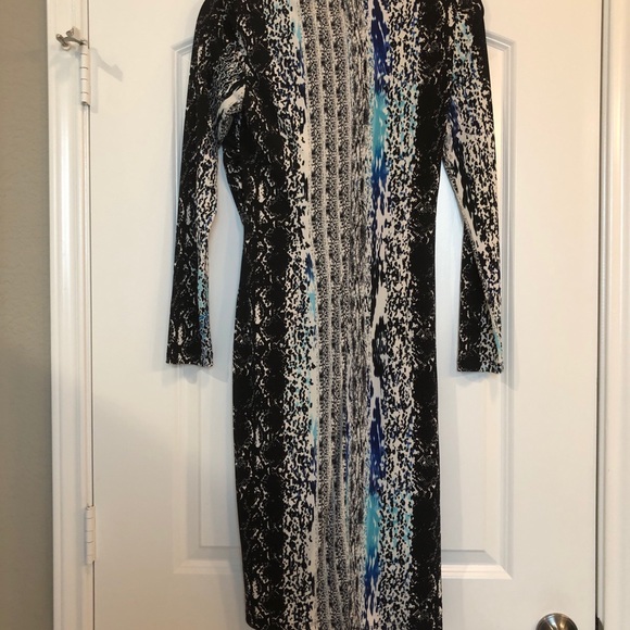 Ivy & Blu Ruched Dress Size 6 - Picture 4 of 7